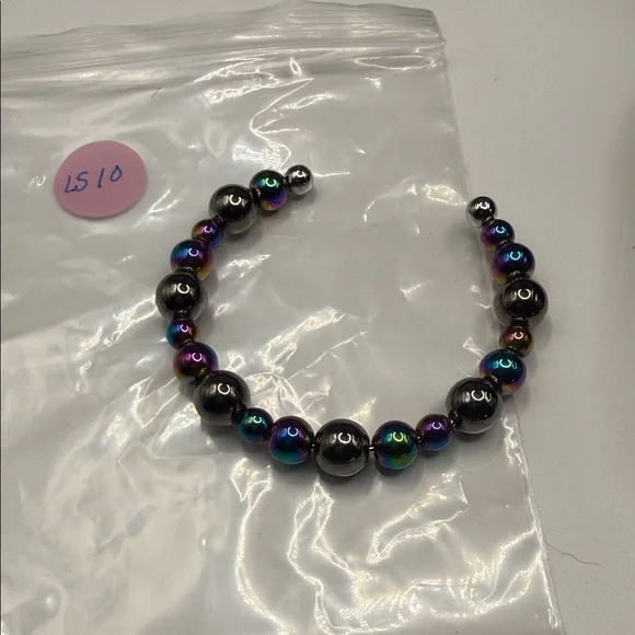 Iridescent Beaded Bracelet - Picture 1 of 3